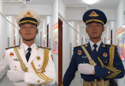 零零后双胞胎小哥哥：我们都是护旗手